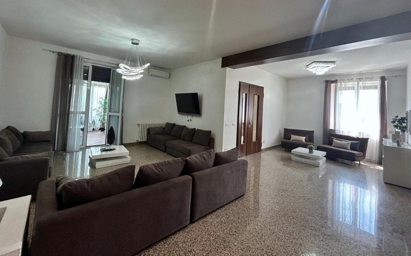 Fontana Oasis Apartments كاستلْنْيوفو ديل غارد الغرفة الصورة